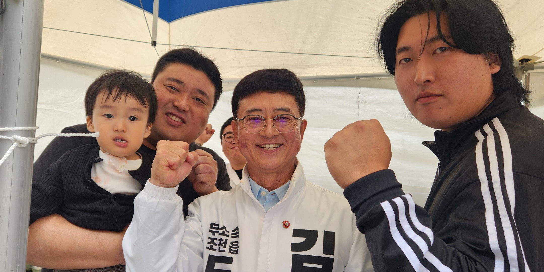 복지 공약을 발표하는 김덕홍 후보